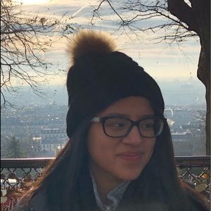 Meet your Posher, Ana